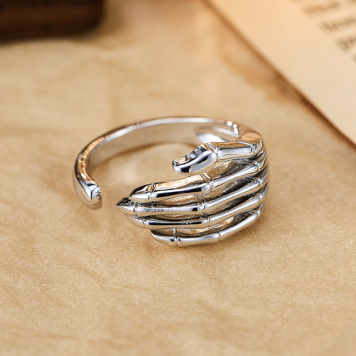 Ladies' Adjustable Open-End Ring with Skull Hand Sculpture
